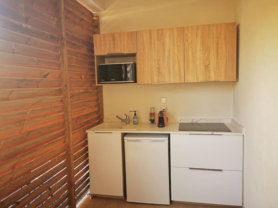 Studio Koton - 3 Etoiles - Deshaies Centre Εξωτερικό φωτογραφία